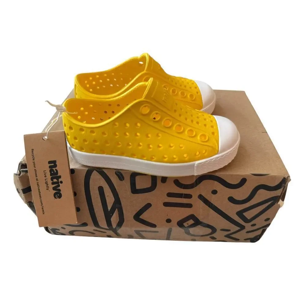 Native Kids Crayon Yellow Shell White Jefferson Size 4